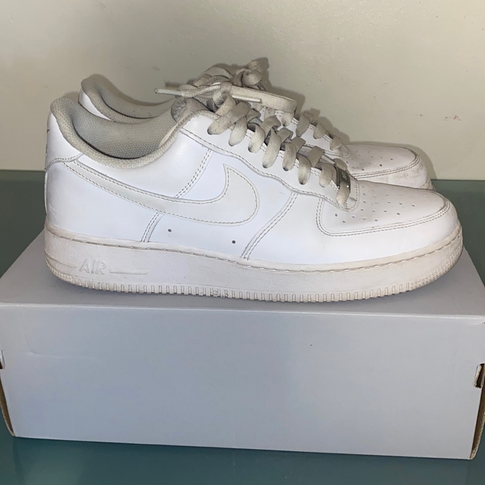 White Nike Air Force 1 Size 10.5
